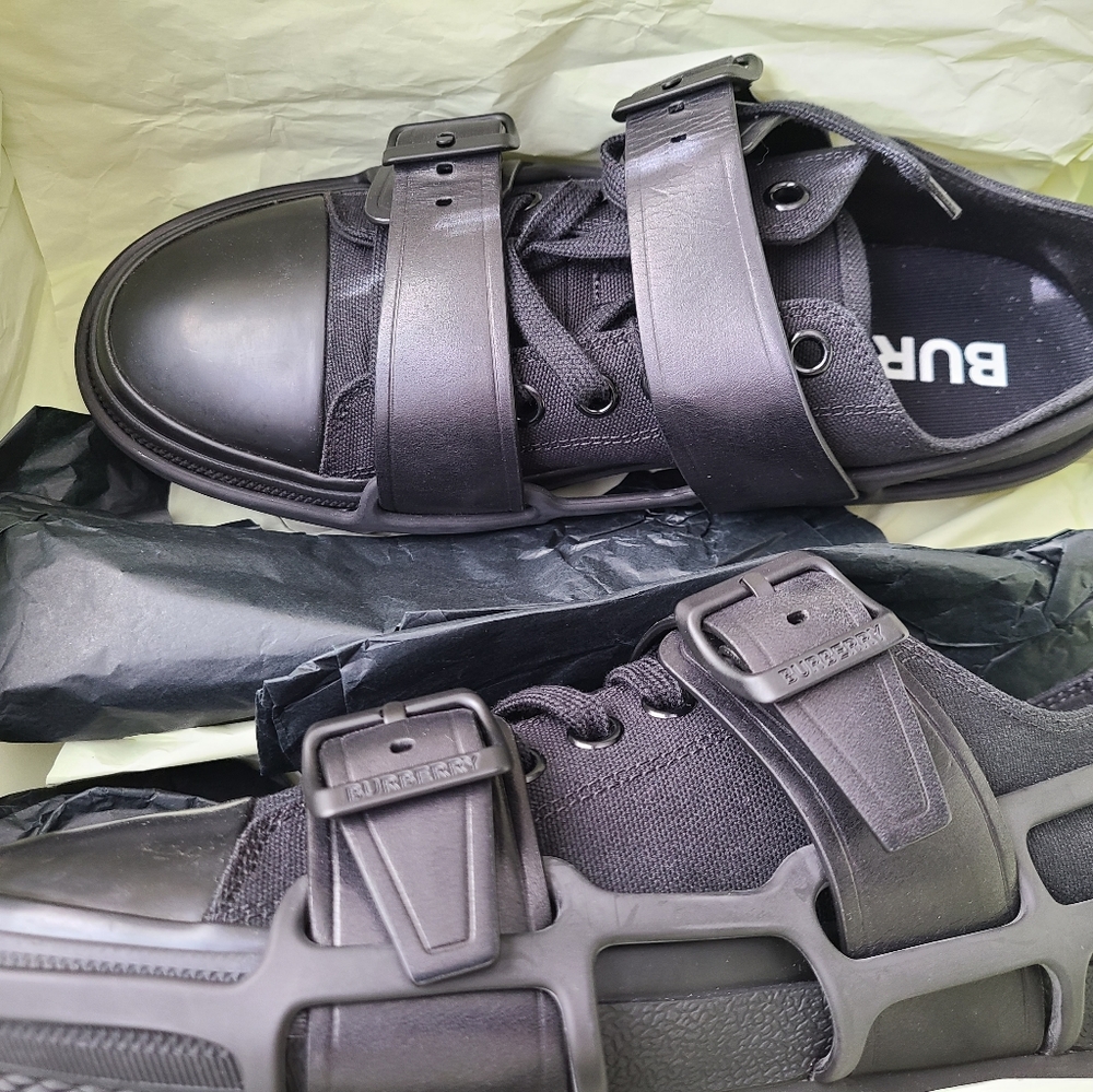 Burberry Caged Sneakers NIB